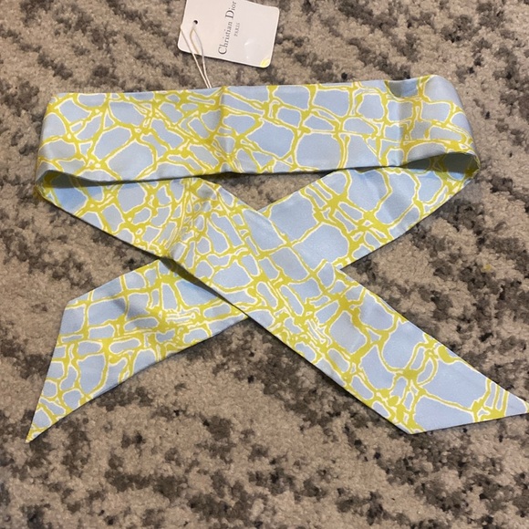 Christian Dior Crocodile Mitzah Scarf - Picture 1 of 6